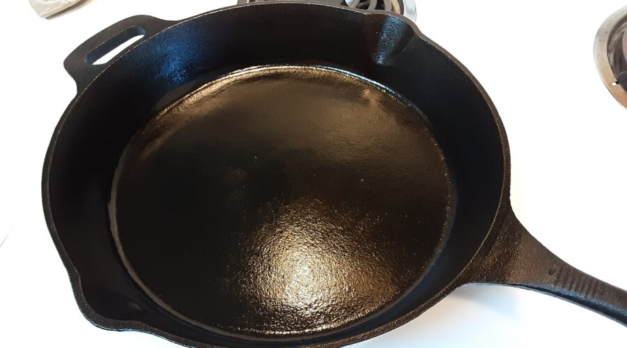 Cast iron skillet